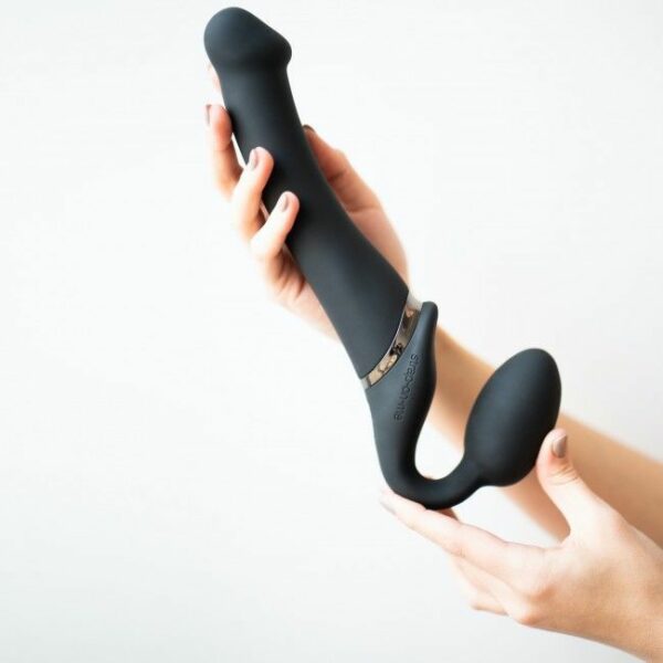 Безремінний страпон з вібрацією Strap-On-Me Vibrating Black M, діаметр 3,3 см, пульт ДК, регульовани - Зображення 6