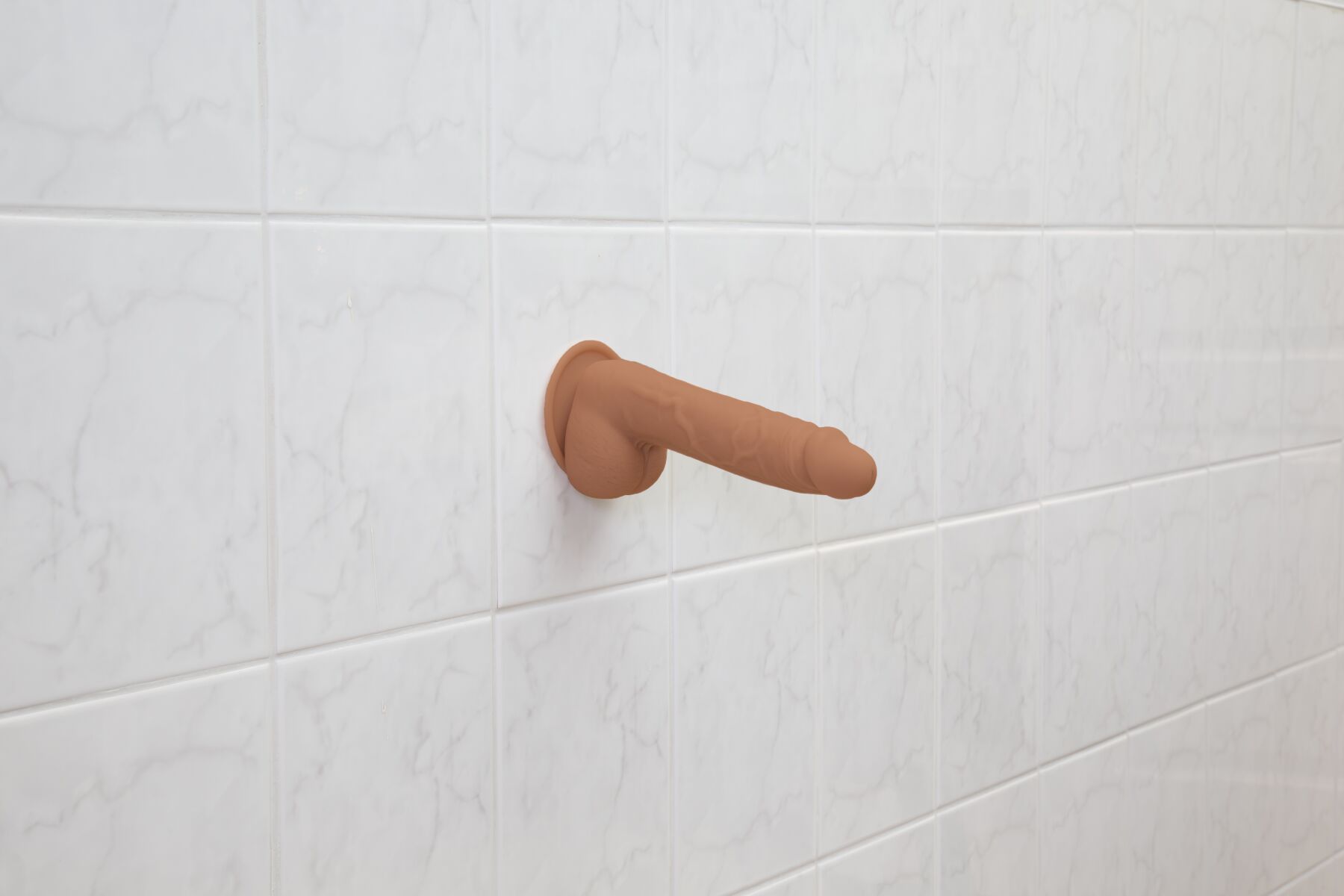 Фалоімітатор ADDICTION Steven 7.5" Silicone Dong Caramel, віброкуля в подарунок - Зображення 8