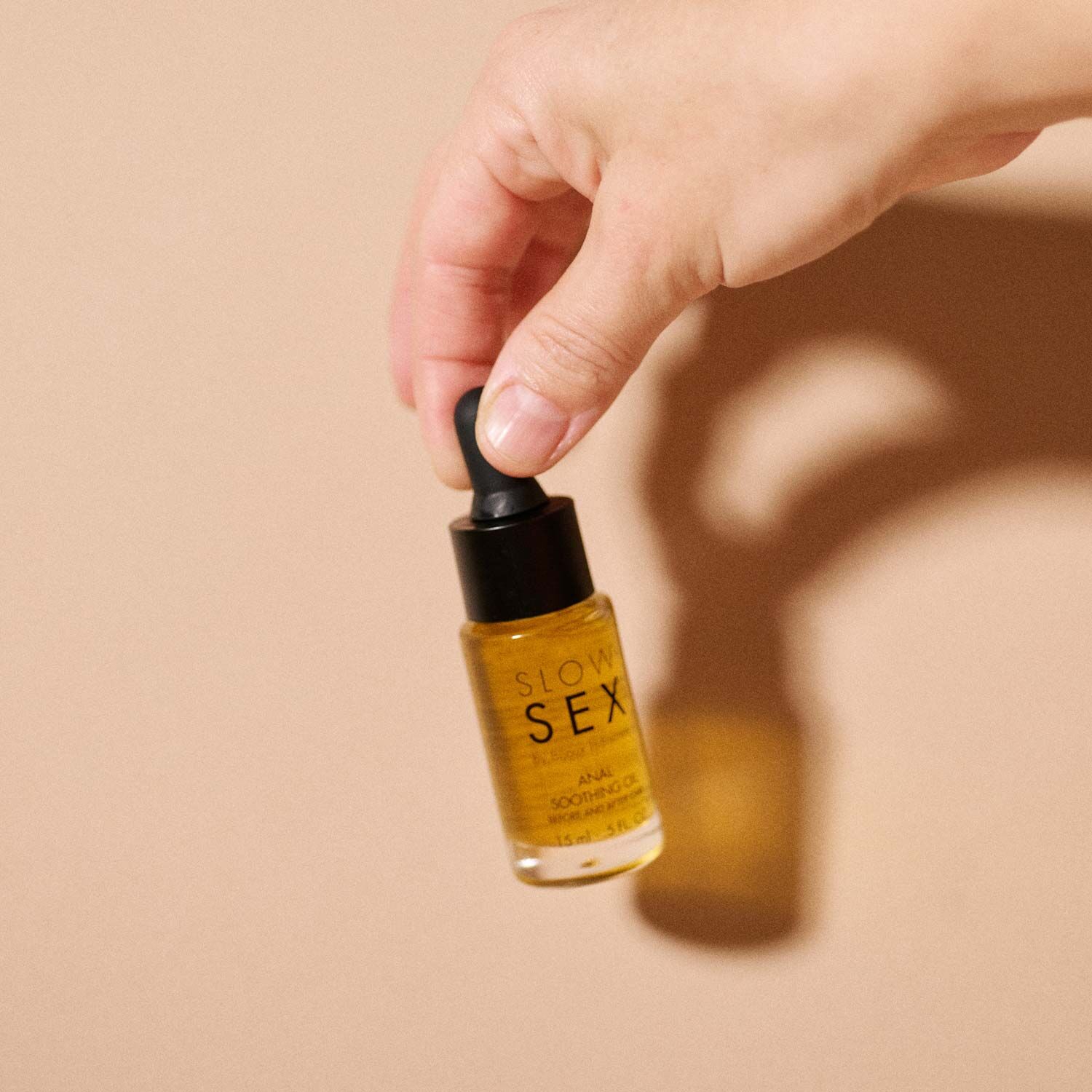 Заспокійлива олія для анального сексу Bijoux Indiscrets Slow Sex Anal Soothing Oil Before & After 15 мл - Зображення 6