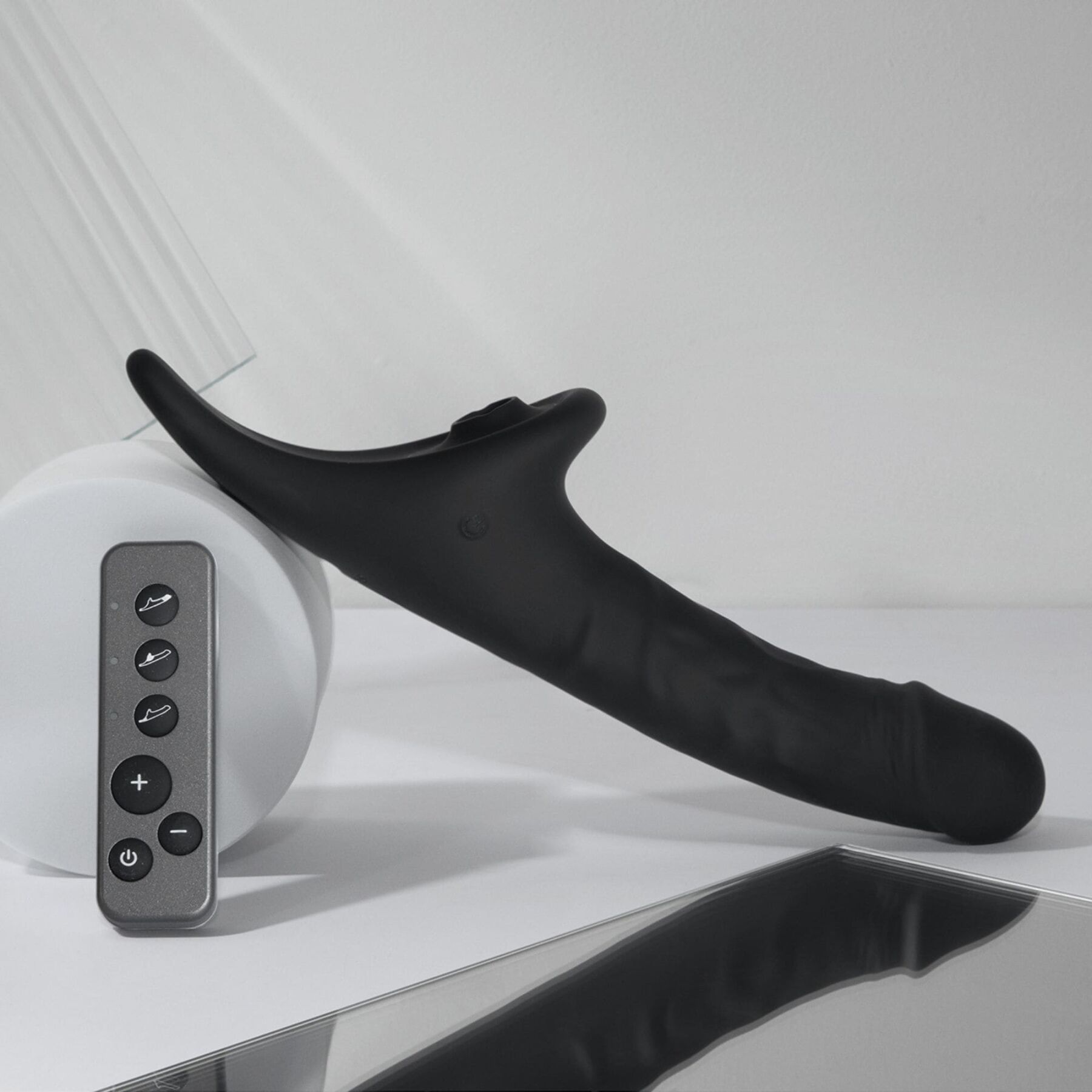 Вібронасадка для страпону з вакуумною стимуляцією Strap-On-Me Multi Orgasm Realistic Dildo L Black - Зображення 2